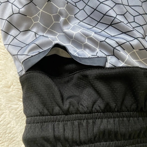 AND1 Men's Athletic Shorts in Gray Pattern - Picture 3 of 10